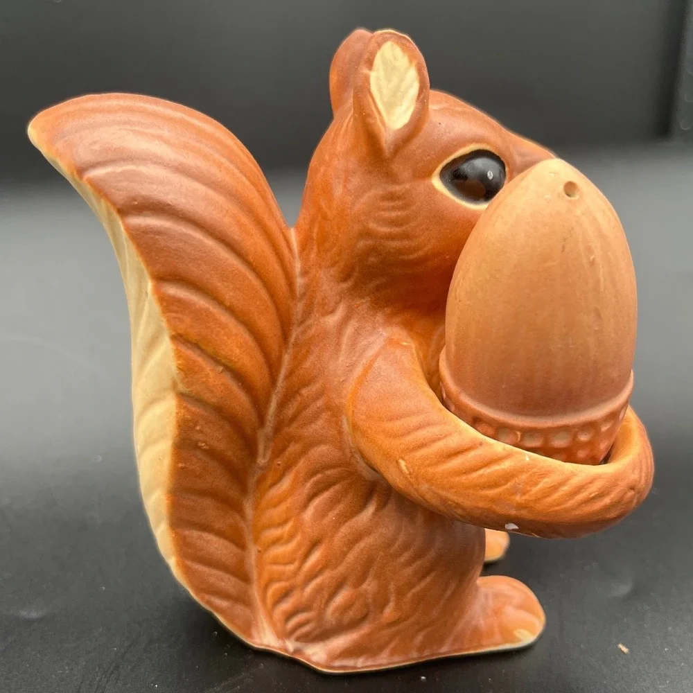 N/A kitschy squirrel